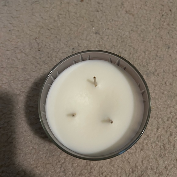 NEW Bath and Body Works Sweet Whiskey 3-Wick Candle - Picture 4 of 4